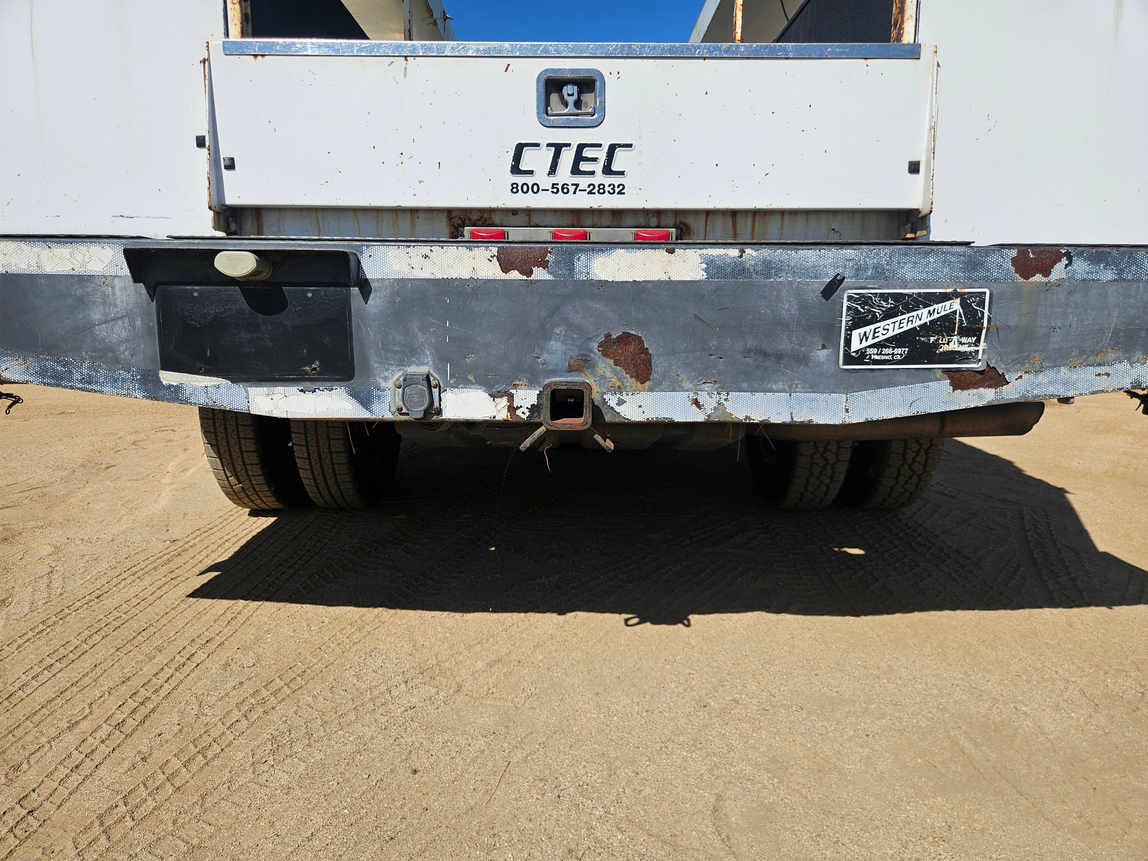 Used 2000 Ford F350 2WD Regular Cab DRW Super Duty image 14