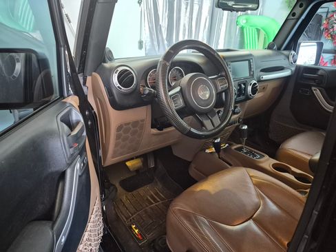 Used 2013 Jeep Wrangler Unlimited Sahara w/ Dual Top Group image 4