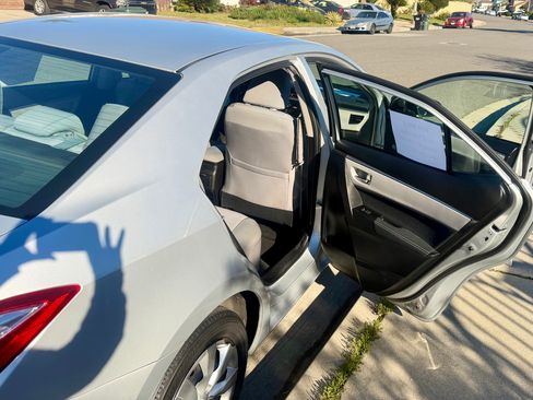 Used 2015 Toyota Corolla LE image 11