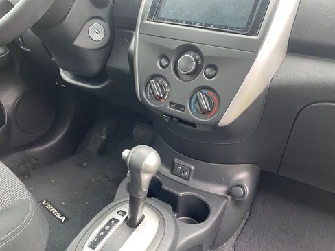 Used 2018 Nissan Versa SV image 19