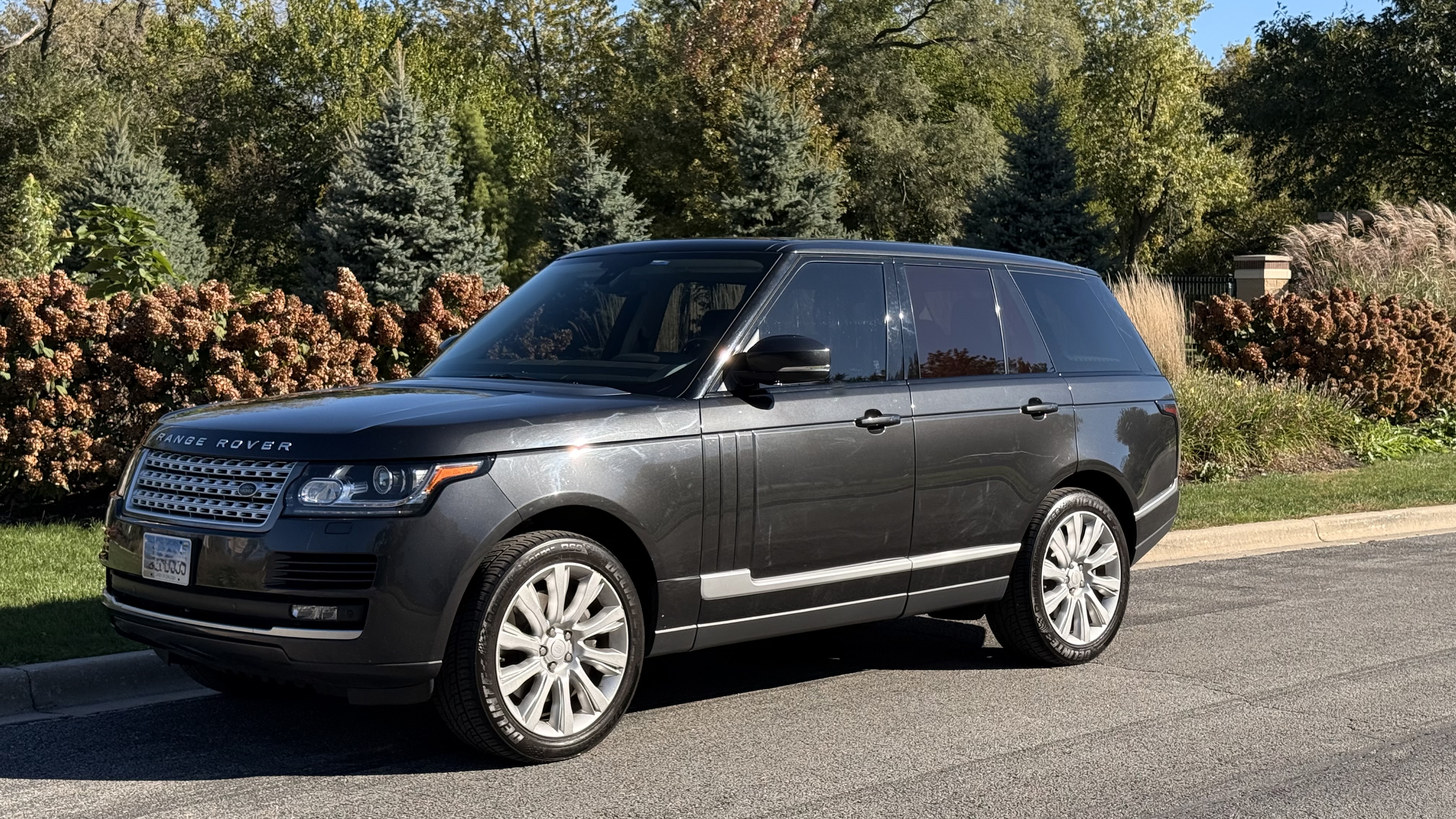 Used 2015 Land Rover Range Rover Supercharged AWD/4WD image 1