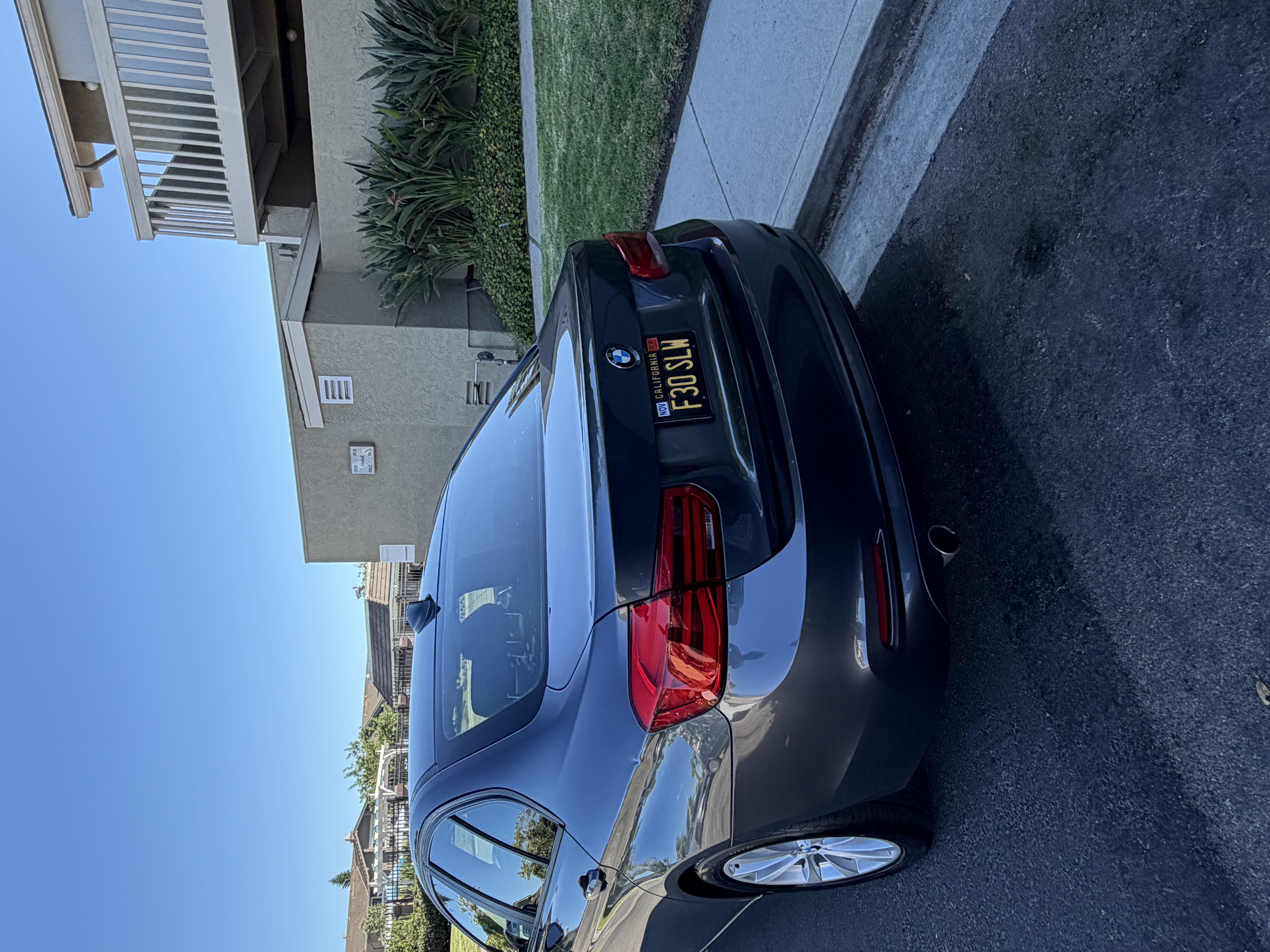 Used 2018 BMW 320i Sedan RWD image 6