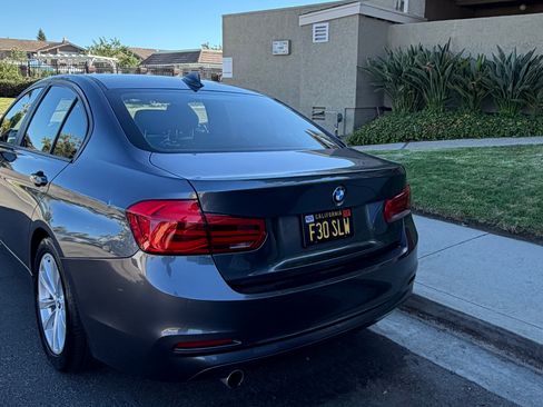Used 2018 BMW 320i Sedan RWD image 6