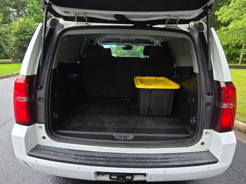 Used 2018 Chevrolet Tahoe 2WD w/ Enhanced Driver Alert Package image 4