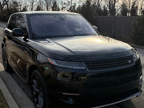 Used 2023 Land Rover Range Rover Sport SE Dynamic image 1