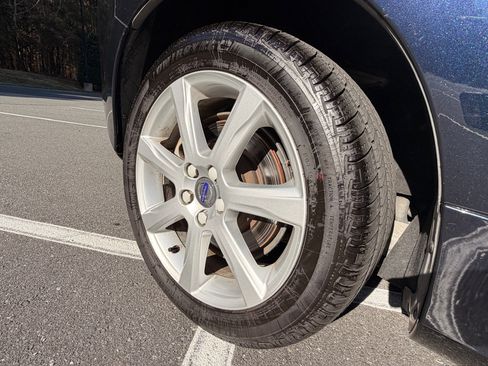 Used 2017 Volvo V60 T5 Platinum image 9