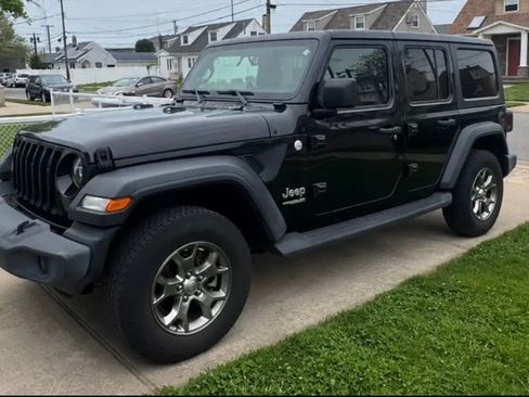 Used 2020 Jeep Wrangler Unlimited Sport AWD/4WD image 2