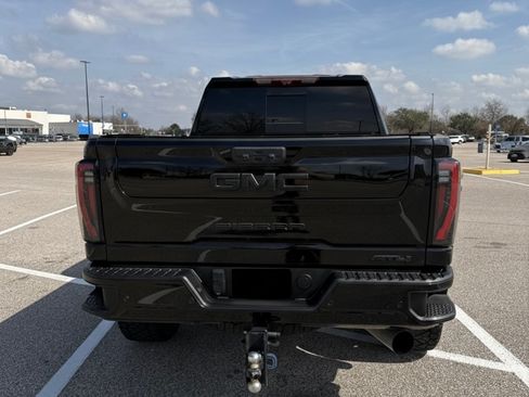 Used 2024 GMC Sierra 2500 AT4 w/ AT4 Premium Plus Package image 11