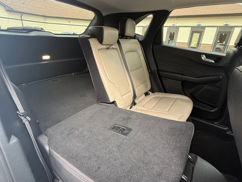 Used 2021 Ford Escape SEL image 11