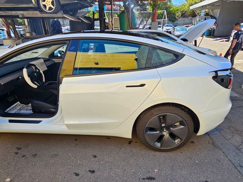Used 2023 Tesla Model 3 Standard Range image 10