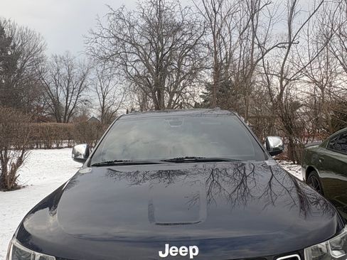 Used 2017 Jeep Grand Cherokee Limited image 4