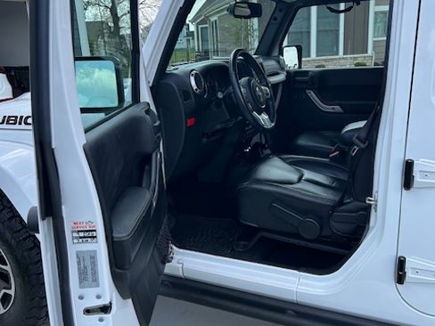 Used 2016 Jeep Wrangler Unlimited Rubicon AWD/4WD image 17