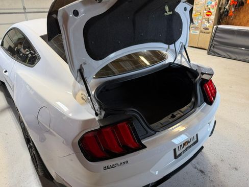 Used 2021 Ford Mustang Shelby GT500 w/ Technology Package RWD image 10
