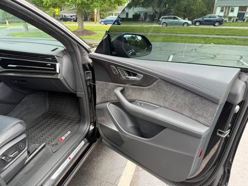 Used 2022 Audi SQ8 Prestige AWD/4WD image 15