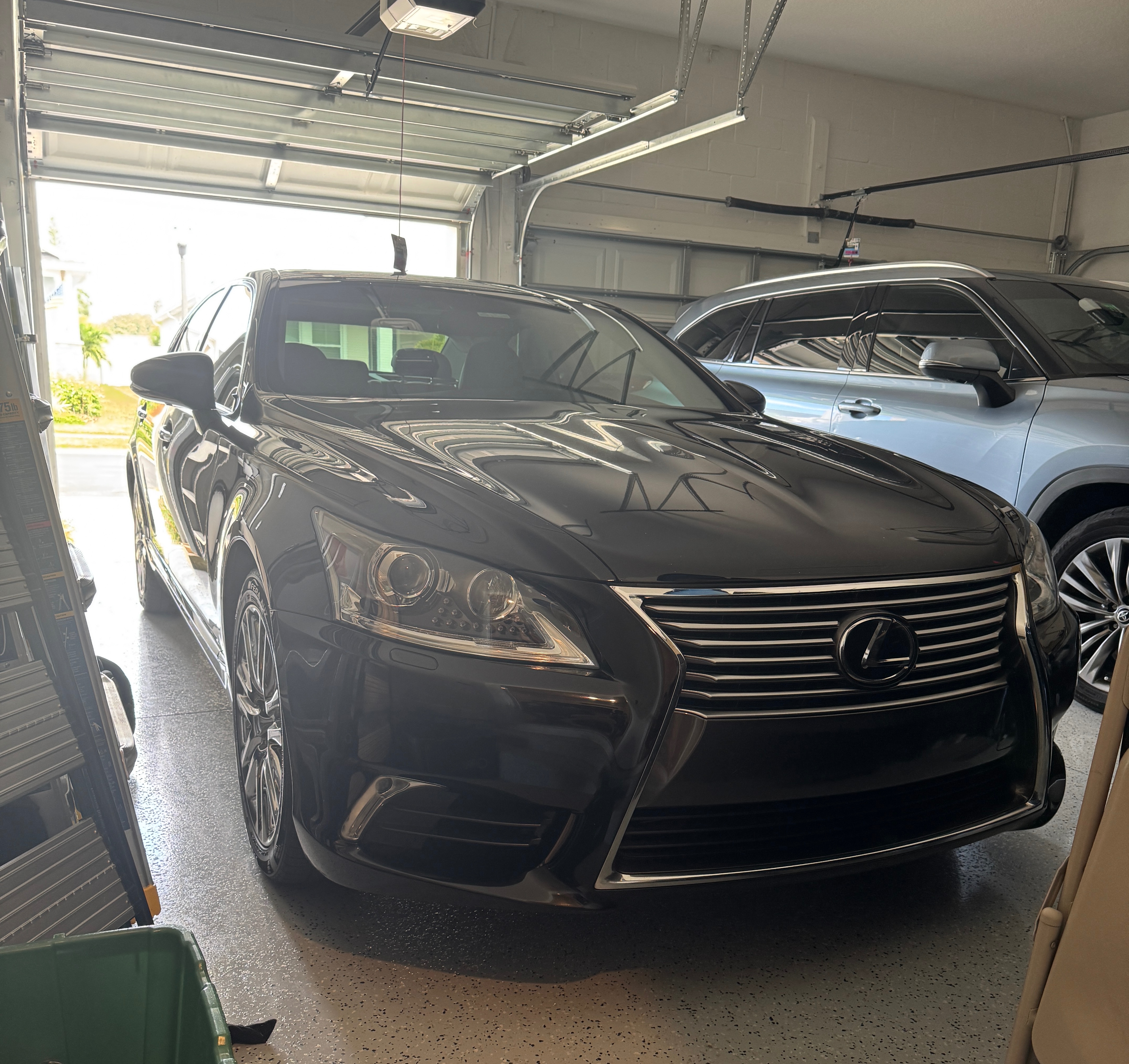 Used 2013 Lexus LS 460 w/ Comfort Pkg RWD image 1