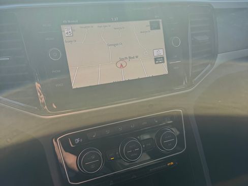 Used 2020 Volkswagen Atlas Cross Sport SEL image 6