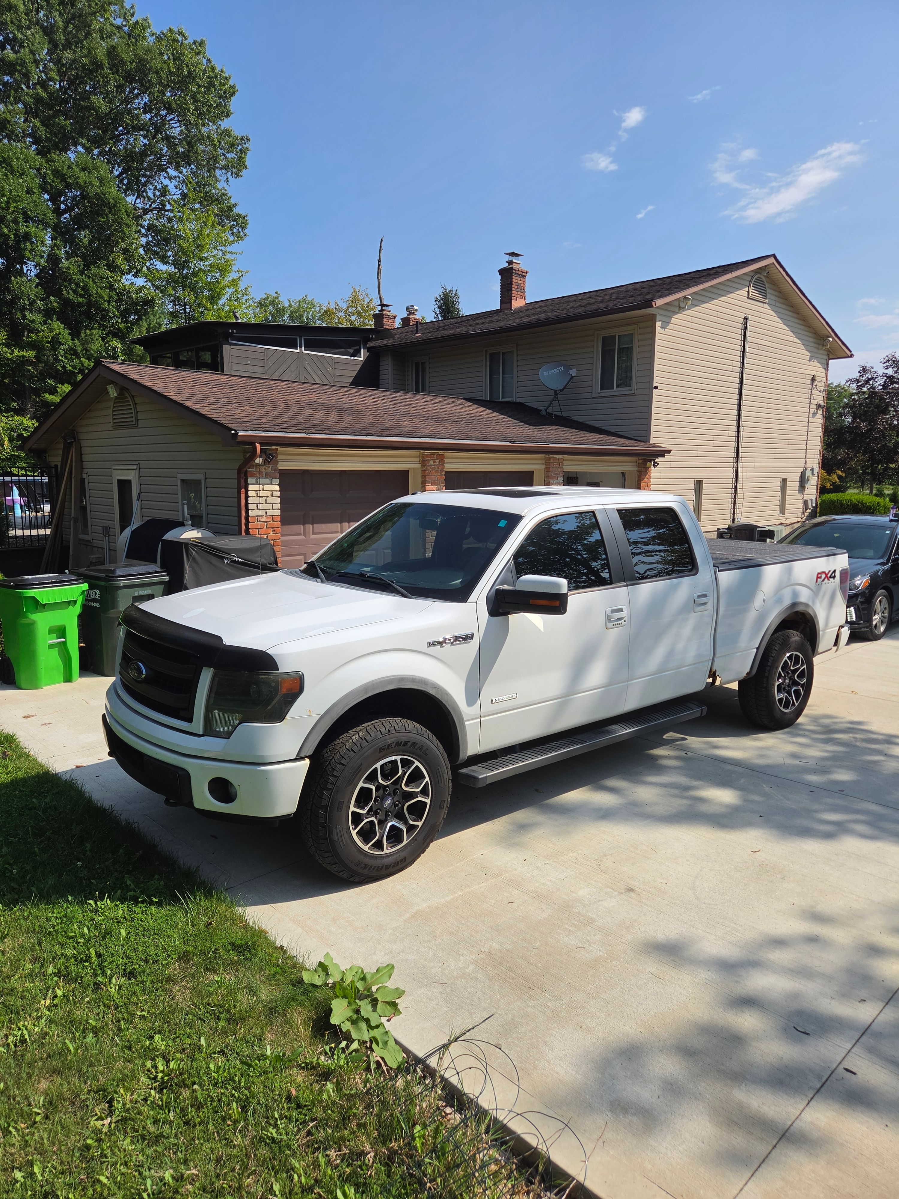 Used 2014 Ford F150 FX4 w/ Equipment Group 402A Luxury AWD/4WD image 10