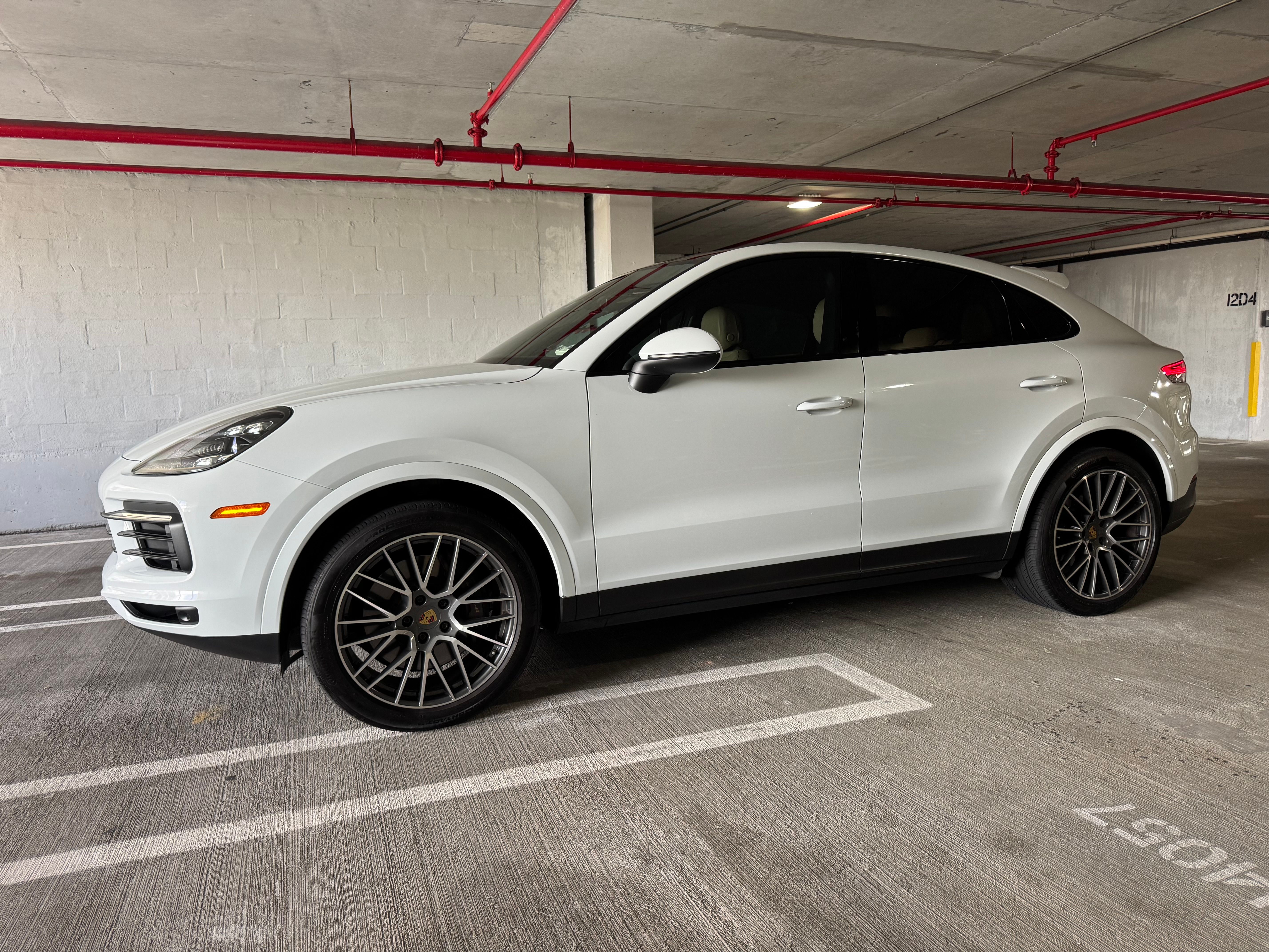 Used 2021 Porsche Cayenne Coupe AWD/4WD image 5