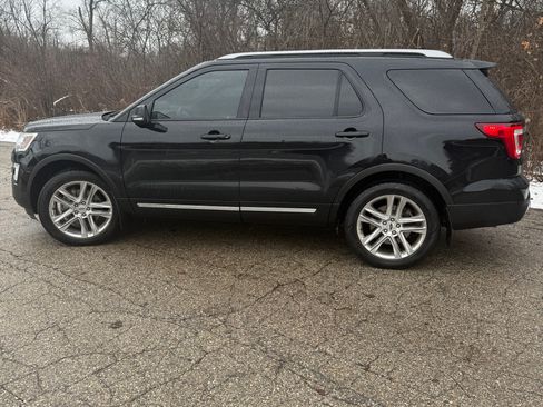Used 2017 Ford Explorer XLT w/ Equipment Group 202A image 23