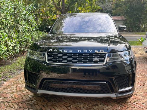 Used 2019 Land Rover Range Rover Sport SE image 2