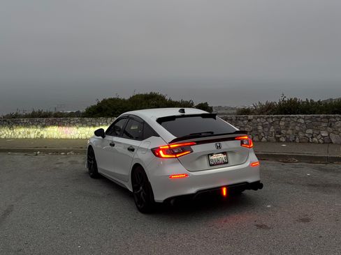 Used 2022 Honda Civic Sport image 4