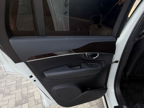 Used 2019 Volvo XC90 T6 Momentum w/ Advanced Package AWD/4WD image 18