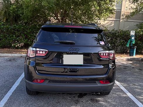 Used 2021 Jeep Compass Latitude image 6