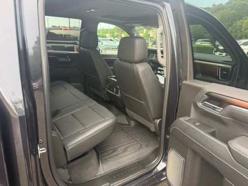 Used 2025 GMC Sierra 1500 Denali AWD/4WD image 8