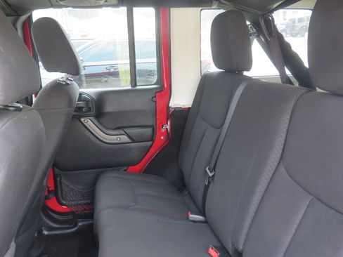 Used 2014 Jeep Wrangler Unlimited Sport w/ Quick Order Package 23S AWD/4WD image 11
