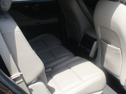 Used 2020 Lincoln Aviator Reserve image 12