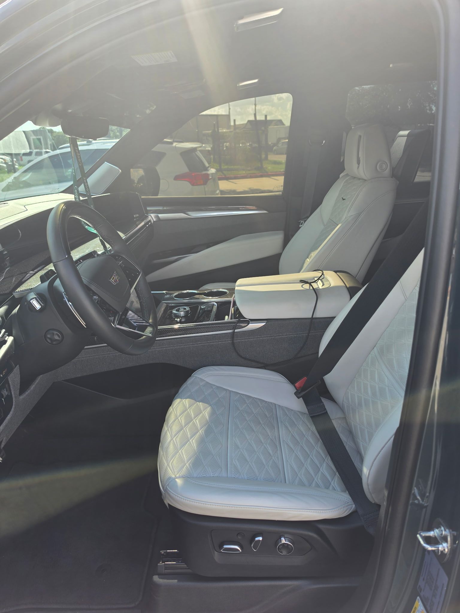 Used 2025 Cadillac Escalade V w/ LPO, ONYX Package AWD/4WD image 11