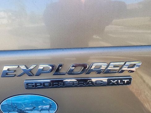 Used 2003 Ford Explorer Sport Trac XLT image 6