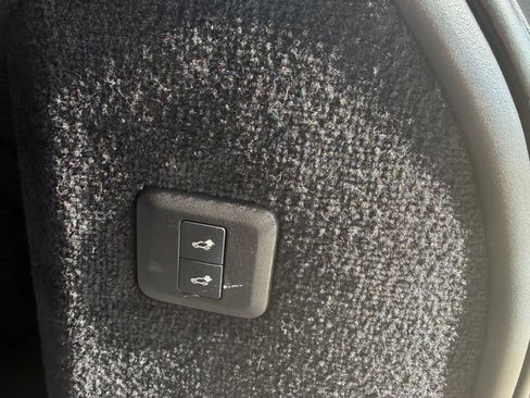 Used 2020 Land Rover Range Rover Sport HSE Dynamic image 12