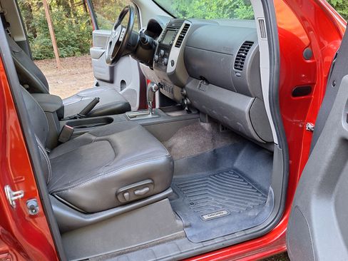 Used 2017 Nissan Frontier PRO-4X image 10