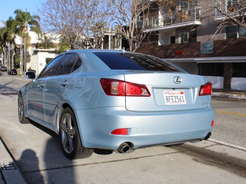 Used 2011 Lexus IS 250 w/ Premium Pkg Value Edition image 2