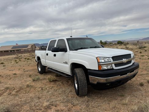 Used 2004 Chevrolet Silverado 2500 LS w/ Heavy-Duty Power Package image 6