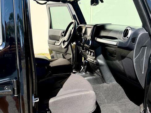 Used 2013 Jeep Wrangler Unlimited Sahara w/ Connectivity Group image 13