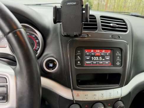 Used 2017 Dodge Journey SXT w/ Premium Group image 12