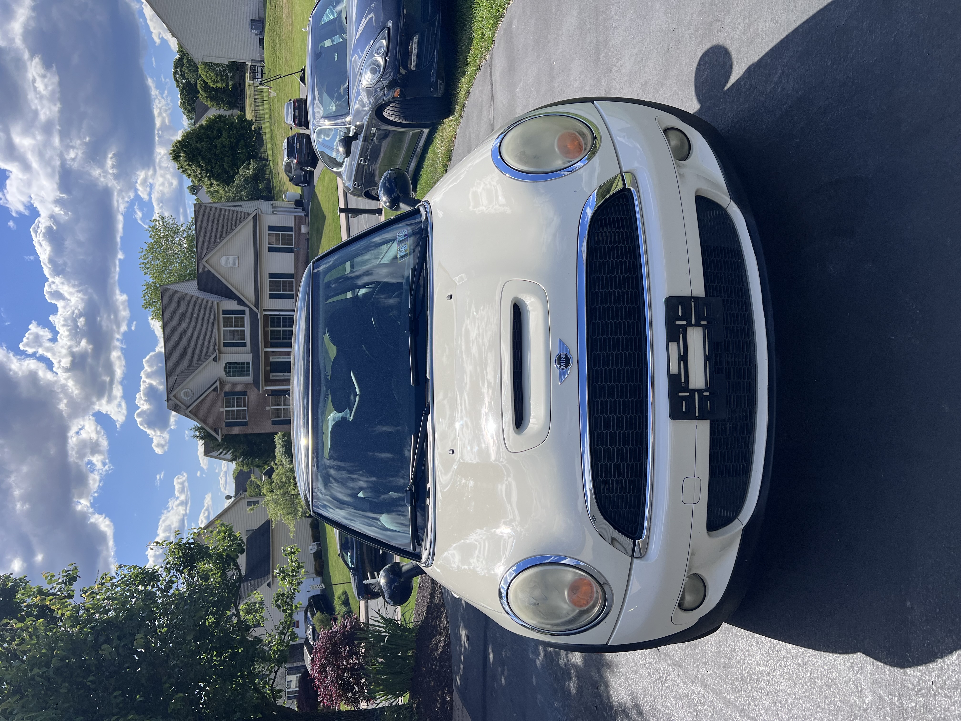 Used 2010 MINI Cooper S w/ Cold Weather Pkg FWD image 2