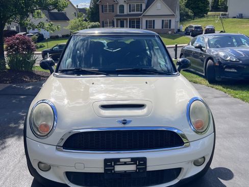 Used 2010 MINI Cooper S w/ Cold Weather Pkg FWD image 2