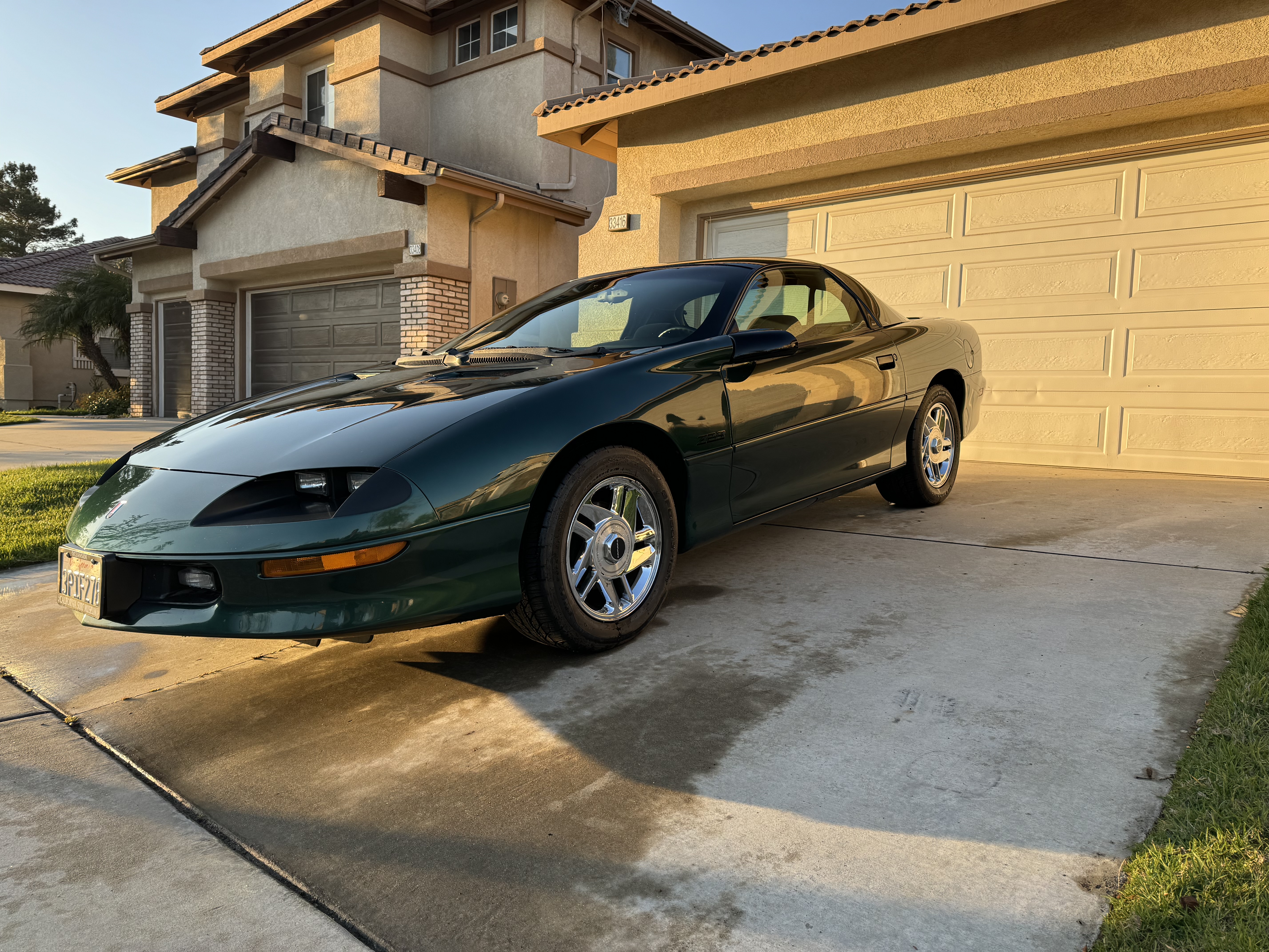 Used 1996 Chevrolet Camaro Z28 RWD image 1