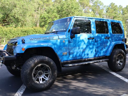 Used 2014 Jeep Wrangler Unlimited Sahara AWD/4WD image 32