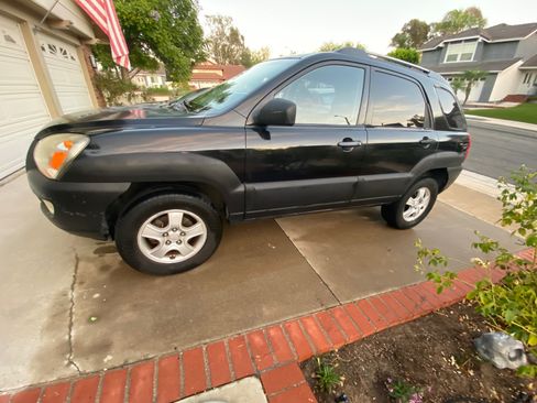 Used 2005 Kia Sportage LX FWD image 1