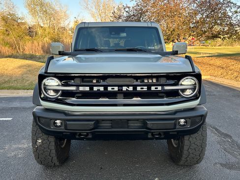 Used 2023 Ford Bronco Outer Banks w/ Sasquatch Package image 5