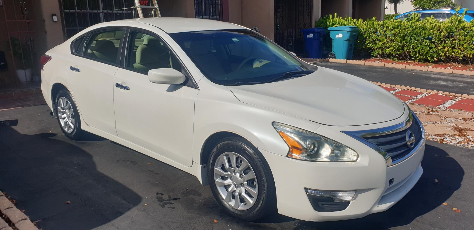 Used 2015 Nissan Altima 2.5 S w/ Power Driver Seat Package FWD image 1