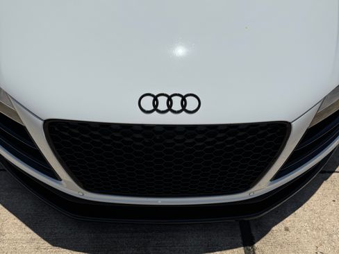 Used 2010 Audi R8 V10 AWD/4WD image 6
