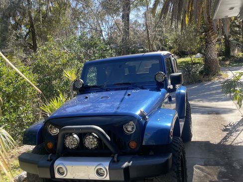 Used 2010 Jeep Wrangler Sahara image 2