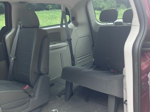 Used 2009 Dodge Grand Caravan SE FWD image 23