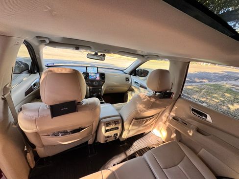 Used 2019 Nissan Pathfinder Platinum image 24