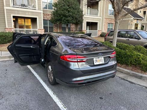 Used 2018 Ford Fusion SE image 6